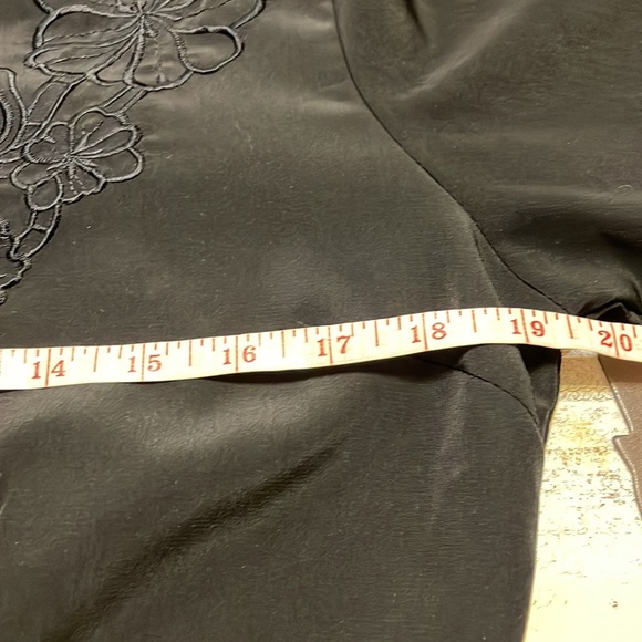 BEA CLASSICS black long sleeved blouse. Size 8. Detailed front. Vintage style. - Picture 10 of 15